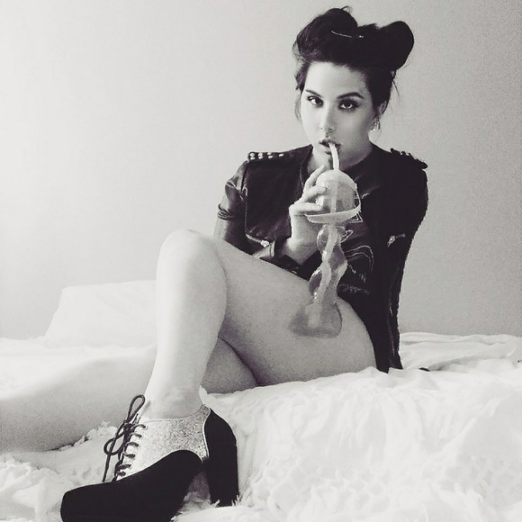 Meet your Posher, Jean - Picture 6 of 16